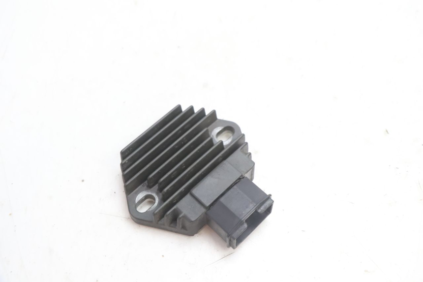 photo de REGULADOR DE CARGA HONDA CB F HORNET 600 (2005 - 2006) - Vista principal