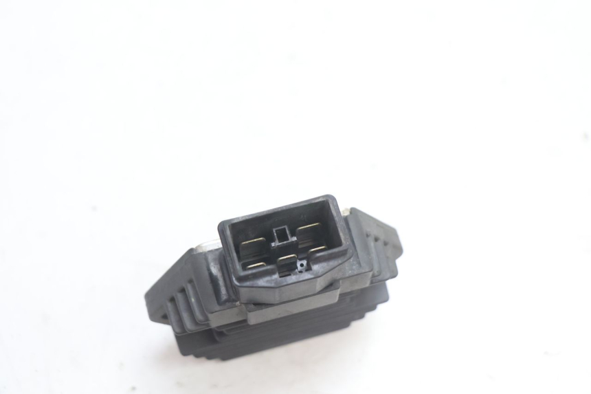 photo de REGULADOR DE CARGA HONDA CB F HORNET 600 (2005 - 2006) - Zoom do estado de desgaste