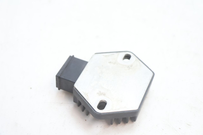 photo de REGULADOR DE CARGA HONDA CB F HORNET 600 (2005 - 2006) - Outro ângulo de visão