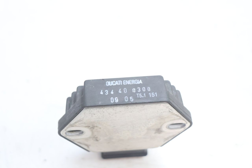 photo de REGULADOR DE CARGA HONDA CB F HORNET 600 (2005 - 2006) - Ampliação técnica