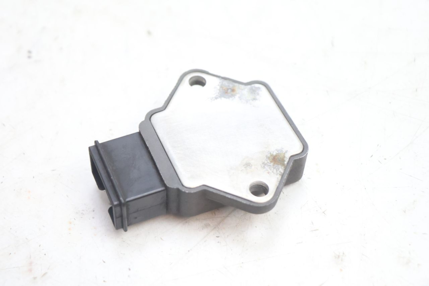 photo de REGULADOR DE CARGA HONDA CB TWO FIFTY 250 (1991 - 2002) - Zoom do estado de desgaste
