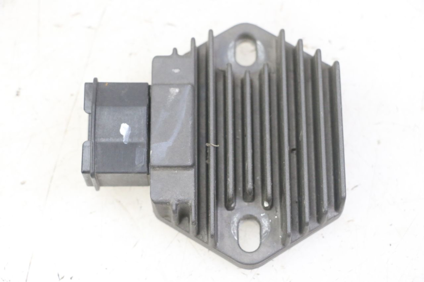 photo de REGULADOR DE CARGA HONDA CBF 500 (2004 - 2007) - Vista principal