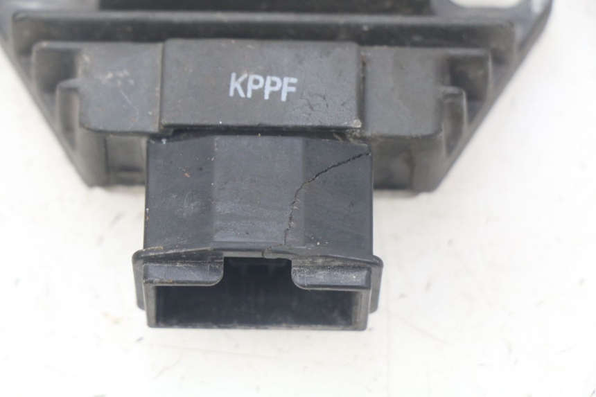 photo de REGULADOR DE CARGA HONDA CBR R 125 (2003 - 2006) - Ampliação técnica