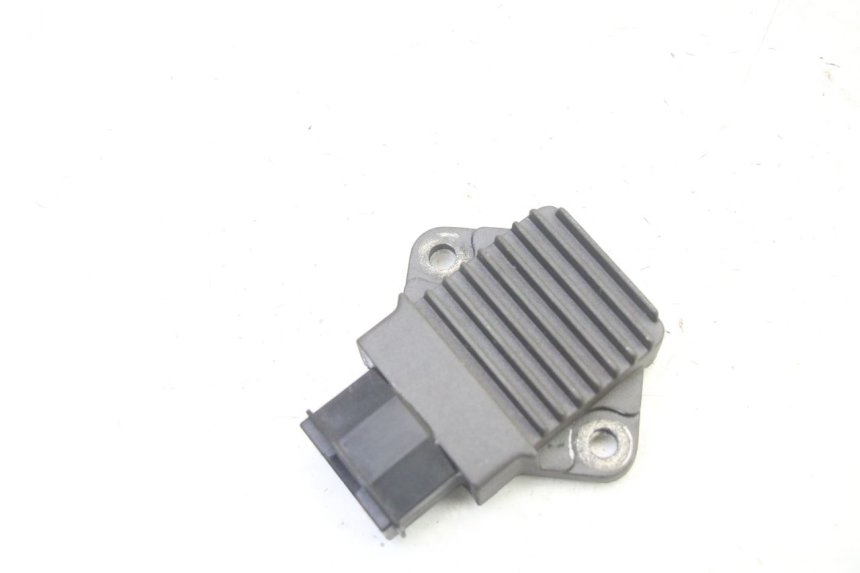 photo de REGULADOR DE CARGA HONDA CBR RR FIREBLADE 900 (1992 - 1994) - Detalhe da peça
