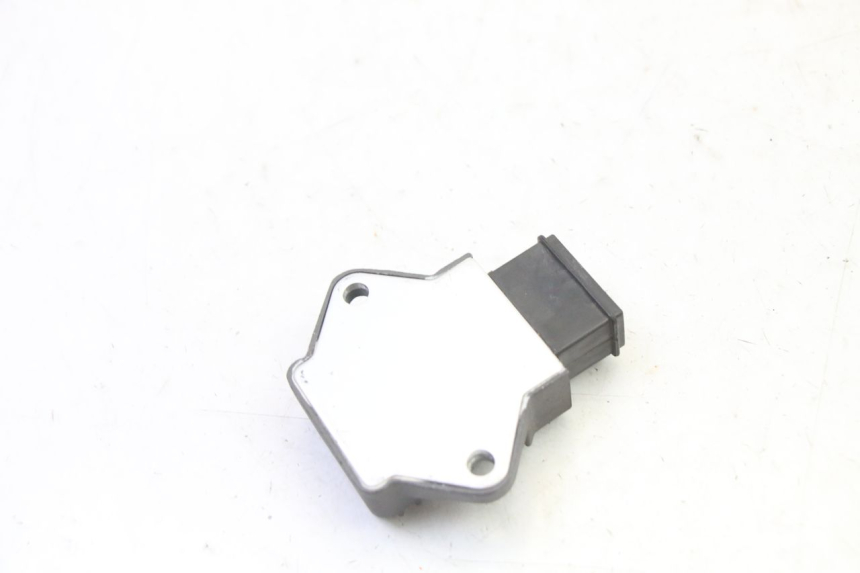 photo de REGULADOR DE CARGA HONDA CBR RR FIREBLADE 900 (1992 - 1994) - Outro ângulo de visão