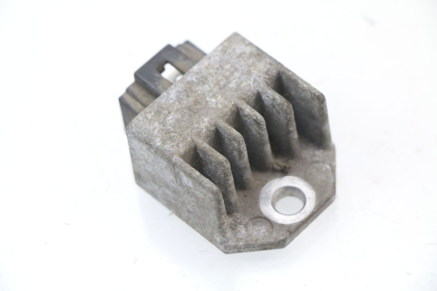 photo de REGULADOR DE CARGA HONDA CG 125 (1996 - 1998) - Outro ângulo de visão