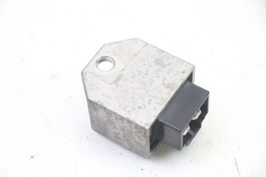 photo de REGULADOR DE CARGA PEUGEOT CITYSTAR 2T 50 (2018 - 2021) - Outro ângulo de visão
