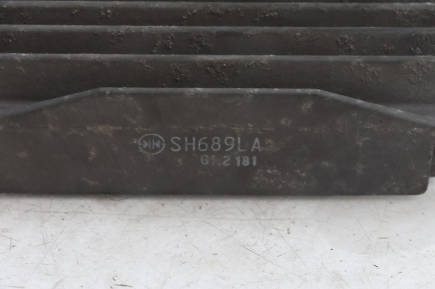 photo de REGULADOR DE CARGA PEUGEOT CITYSTAR 125 (2011 - 2017) - Outro ângulo de visão
