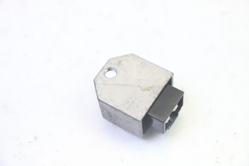 photo de REGULADOR DE CARGA PEUGEOT CITYSTAR 50 (2013 - 2017) - Zoom do estado de desgaste