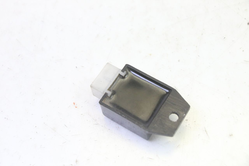 photo de REGULADOR DE CARGA PEUGEOT CITYSTAR 50 (2013 - 2017) - Zoom do estado de desgaste