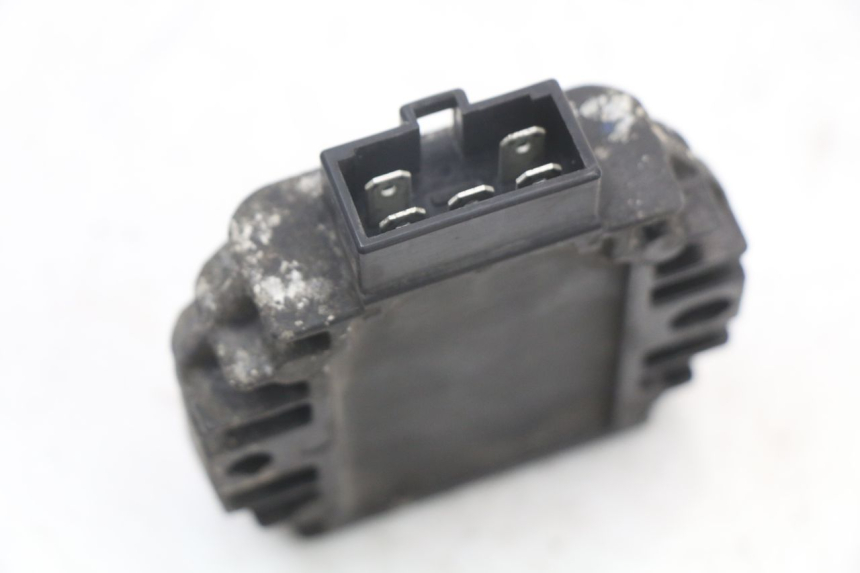 photo de REGULADOR DE CARGA YAMAHA CYGNUS X 125 (2004 - 2007) - Zoom do estado de desgaste