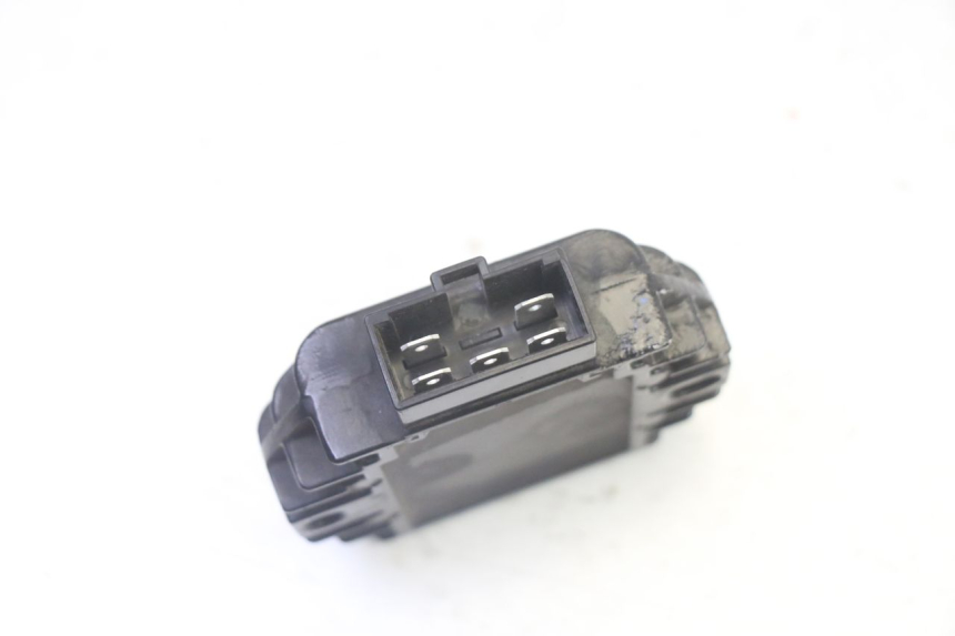 photo de REGULADOR DE CARGA YAMAHA CYGNUS X INJECTION 125 (2007 - 2013) - Zoom do estado de desgaste