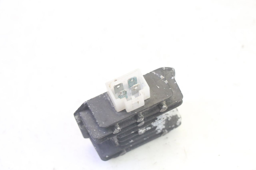 photo de REGULADOR DE CARGA LONGJIA DIGITA 4T 50 (2019 - 2022) - Zoom do estado de desgaste