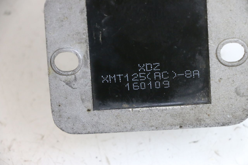 photo de REGULADOR DE CARGA LONGJIA DIGITA 4T 50 (2019 - 2022) - Outro ângulo de visão