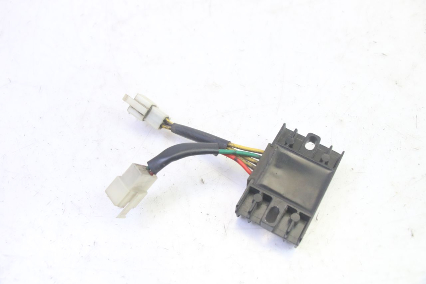 photo de REGULADOR DE CARGA PEUGEOT DJANGO 4T 50 (2014 - 2019) - Outro ângulo de visão
