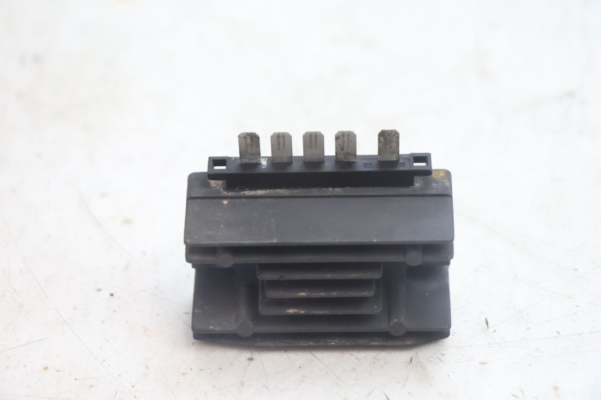 photo de REGULADOR DE CARGA SUZUKI DR S 600 (1985 - 1989) - Detalhe da peça