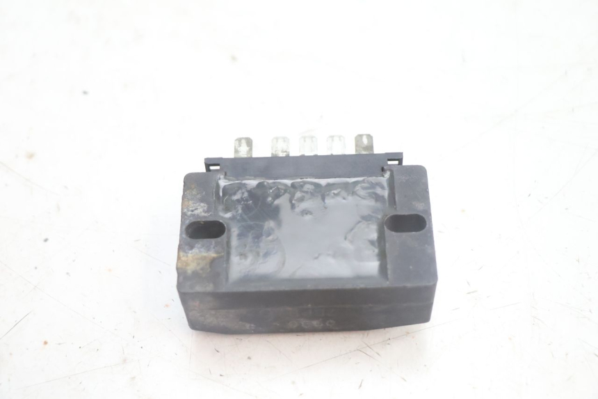 photo de REGULADOR DE CARGA SUZUKI DR S 600 (1985 - 1989) - Ampliação técnica