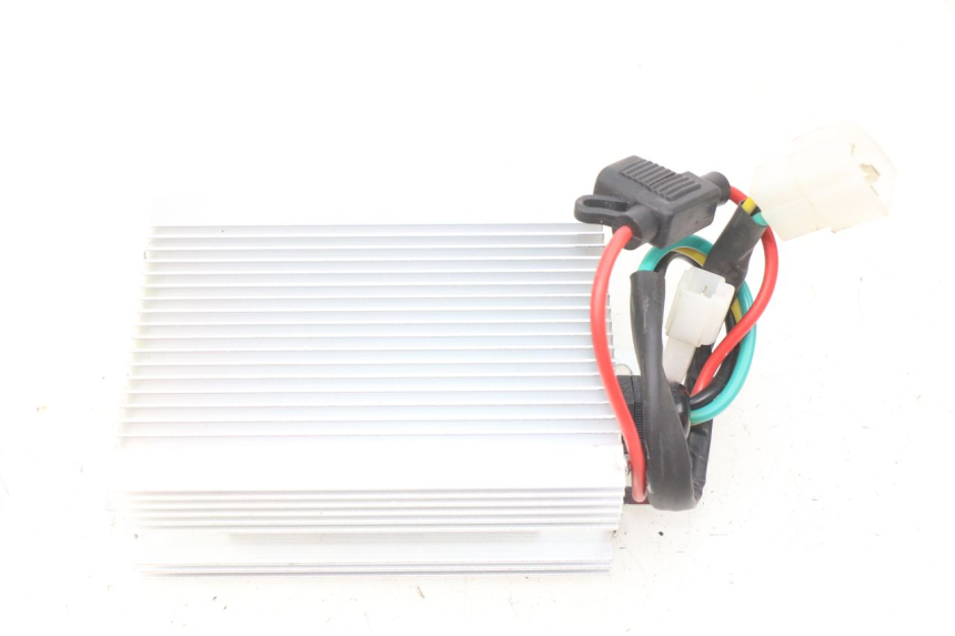 photo de REGULADOR DE CARGA EFUN E2GO 1 (2017 - 2021) - Vista principal