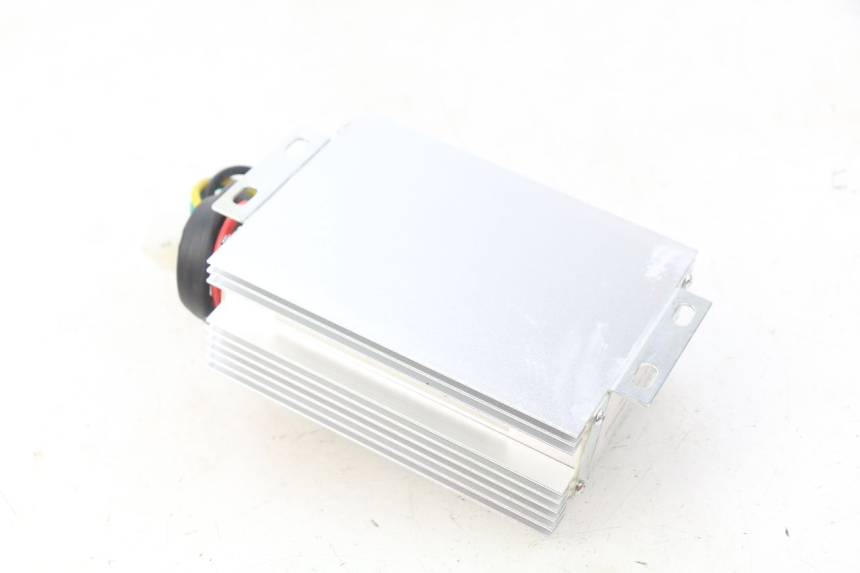 photo de REGULADOR DE CARGA EFUN E2GO 1 (2017 - 2021) - Ampliação técnica