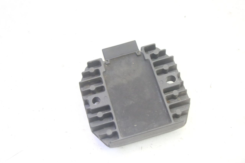 photo de REGULADOR DE CARGA PEUGEOT ELYSEO 125 (1999 - 2004) - Zoom do estado de desgaste