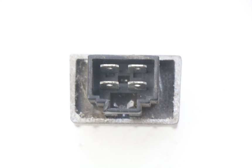 photo de REGULADOR DE CARGA PEUGEOT ELYSTAR 50 (2002 - 2014) - Zoom do estado de desgaste
