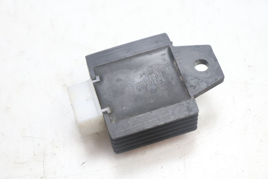 photo de REGULADOR DE CARGA JM MOTORS EVOLIS 4T 50 (2018 - 2022) - Outro ângulo de visão