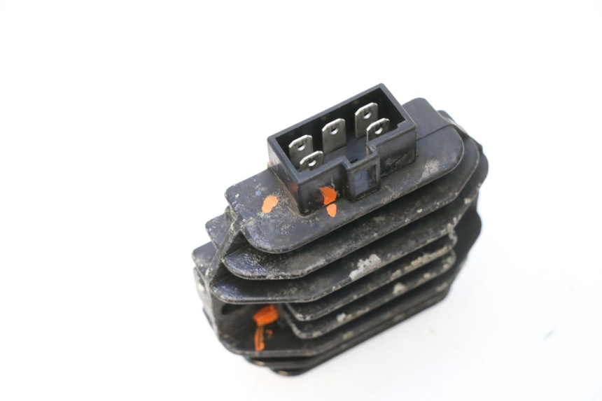 photo de REGULADOR DE CARGA KEEWAY F-ACT FACT EVO 50 (2020 - 2026) - Zoom do estado de desgaste