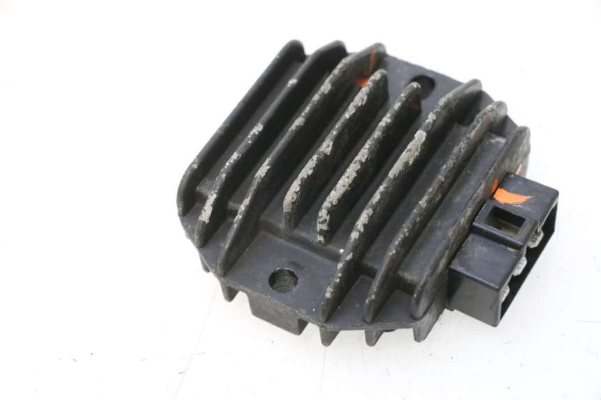 photo de REGULADOR DE CARGA KEEWAY F-ACT FACT EVO 50 (2020 - 2026) - Pontos de fixação