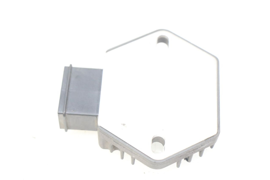 photo de REGULADOR DE CARGA HONDA FES PANTHEON 2T 125 (1998 - 2002) - Detalhe da peça