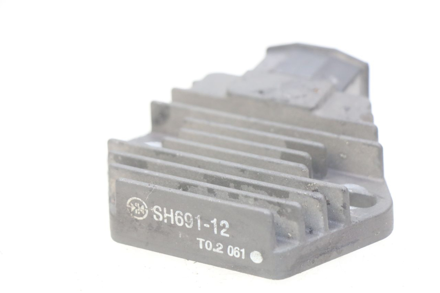 photo de REGULADOR DE CARGA HONDA FES PANTHEON 2T 125 (1998 - 2002) - Zoom do estado de desgaste