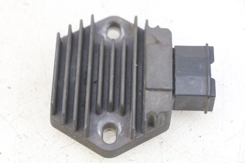 photo de REGULADOR DE CARGA HONDA FES PANTHEON 2T 125 (1998 - 2002) - Vista principal