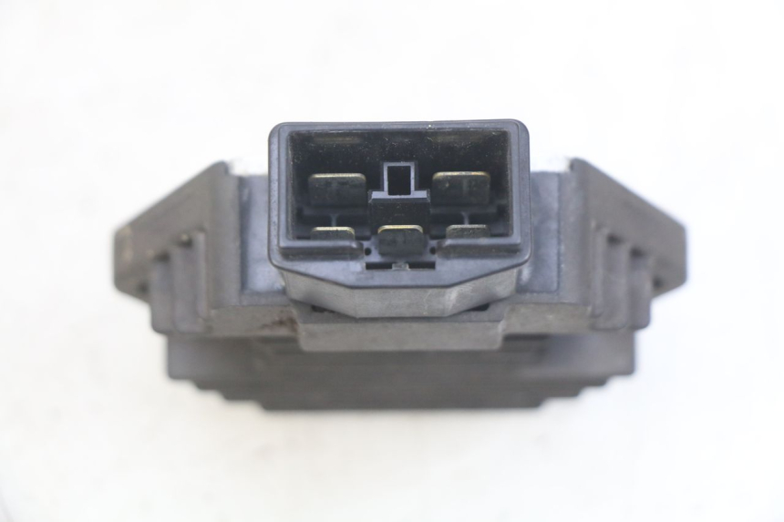 photo de REGULADOR DE CARGA HONDA FES PANTHEON 2T 125 (1998 - 2002) - Detalhe da peça