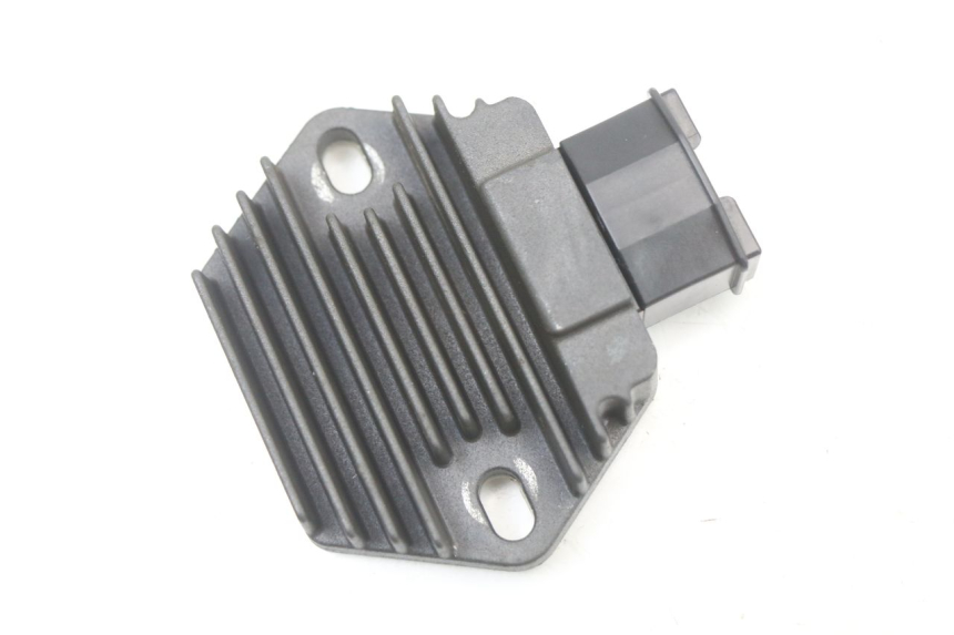 photo de REGULADOR DE CARGA HONDA FES PANTHEON 2T 125 (1998 - 2002) - Vista principal