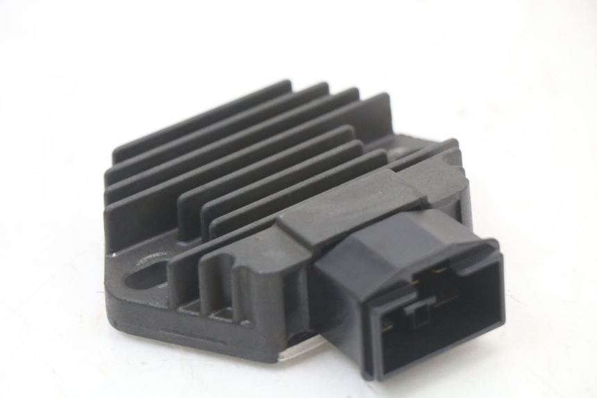 photo de REGULADOR DE CARGA HONDA FES PANTHEON 2T 125 (1998 - 2002) - Detalhe da peça