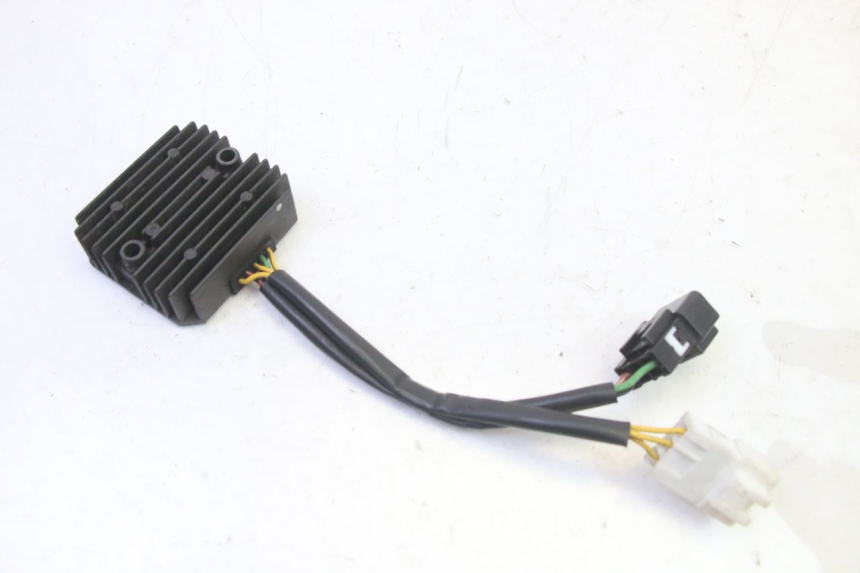 photo de REGULADOR DE CARGA HONDA FES S-WING SWING ABS 125 (2007 - 2015) - Zoom do estado de desgaste