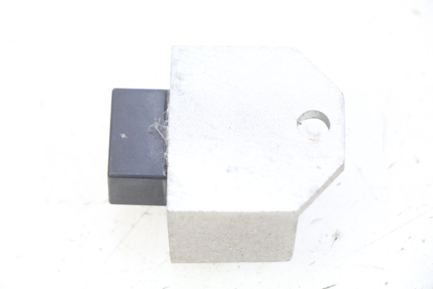 photo de REGULADOR DE CARGA SYM FIDDLE 2 50 (2008 - 2013) - Detalhe da peça
