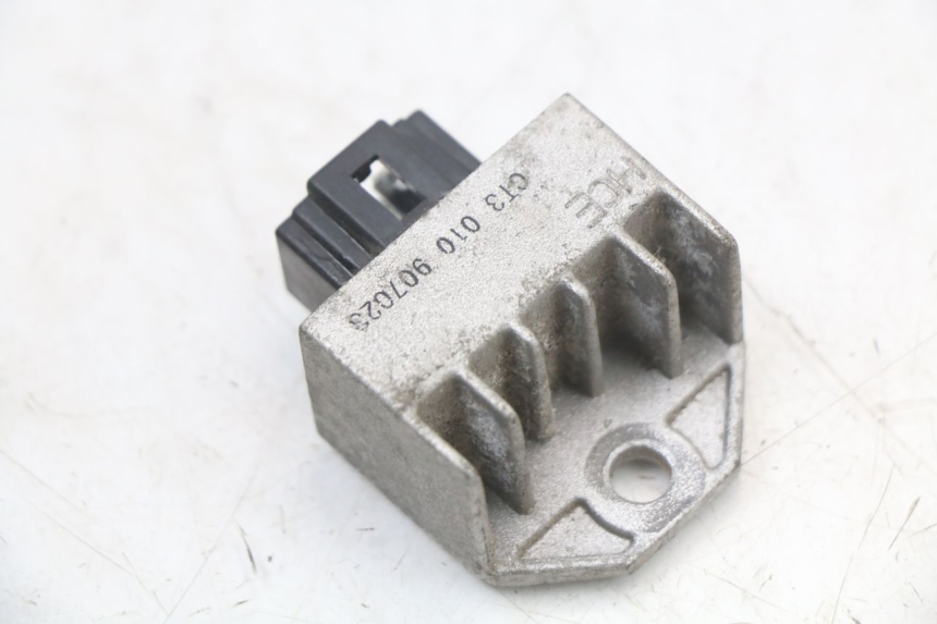 photo de REGULADOR DE CARGA SYM FIDDLE 2 50 (2008 - 2013) - Detalhe da peça