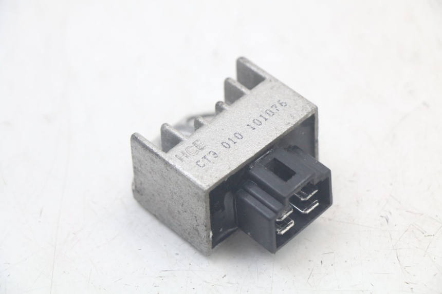 photo de REGULADOR DE CARGA SYM FIDDLE 2 50 (2008 - 2013) - Detalhe da peça