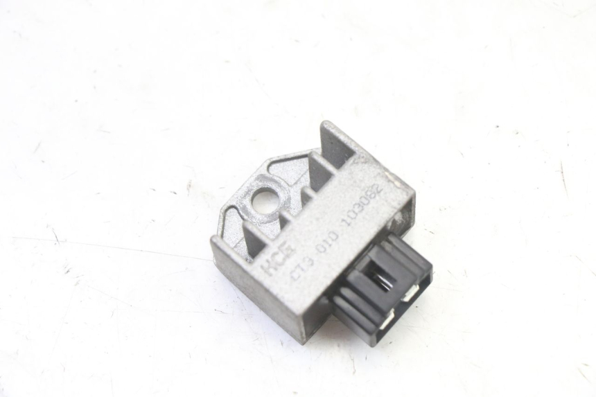 photo de REGULADOR DE CARGA SYM FIDDLE 2 S 125 (2012 - 2014) - Vista principal