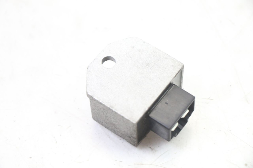 photo de REGULADOR DE CARGA SYM FIDDLE 2 S 125 (2012 - 2014) - Outro ângulo de visão