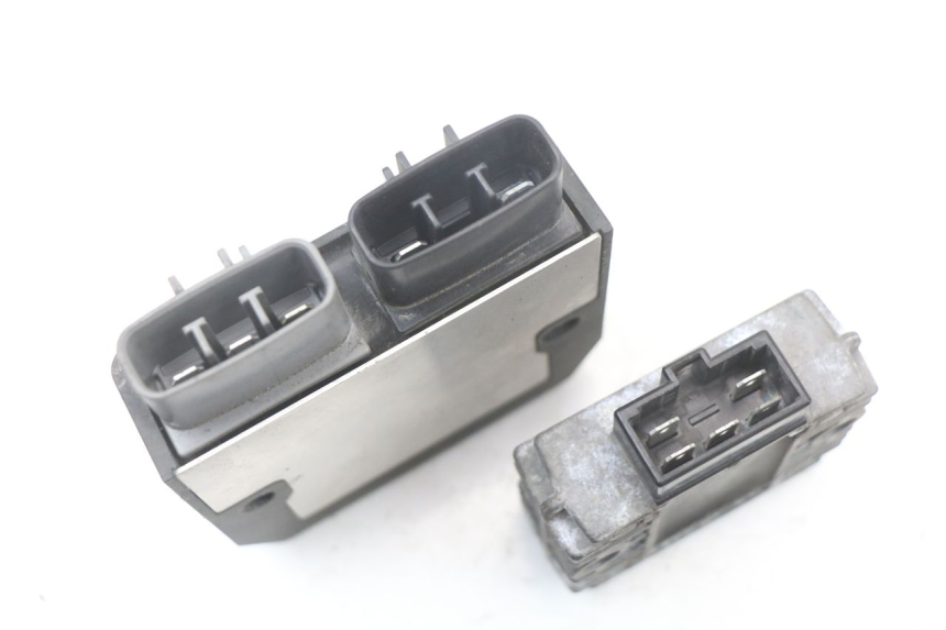 photo de REGULADOR DE CARGA YAMAHA FJR ABS 1300 (2006 - 2012) - Zoom do estado de desgaste