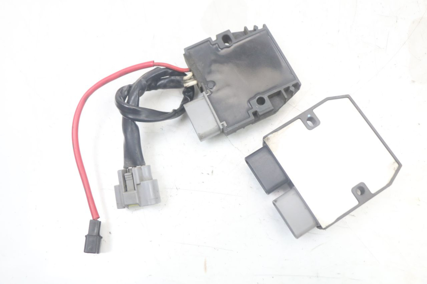 photo de REGULADOR DE CARGA YAMAHA FJR ABS 1300 (2006 - 2012) - Zoom do estado de desgaste