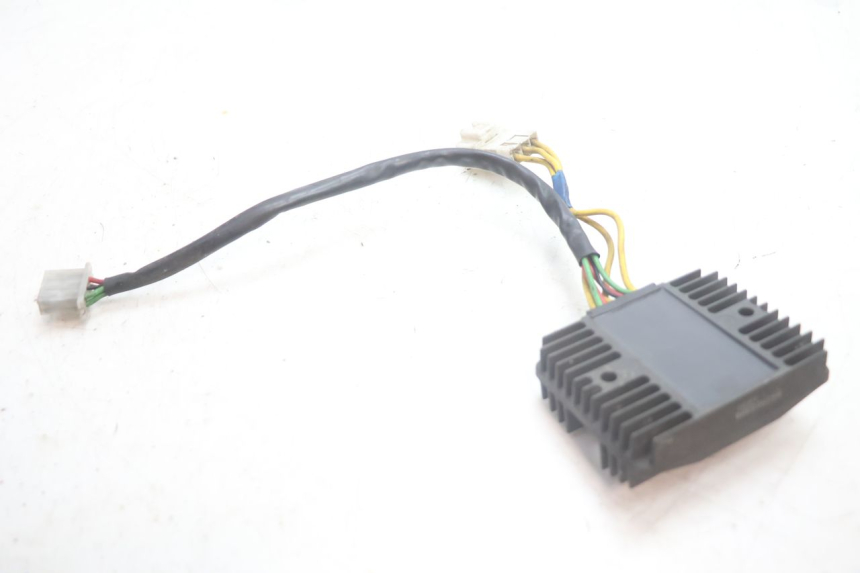 photo de REGULADOR DE CARGA HONDA FJS SILVER WING SILVERWING 400 (2005 - 2008) - Outro ângulo de visão