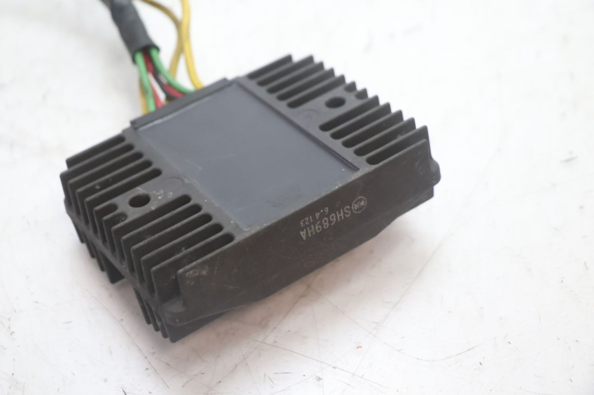 photo de REGULADOR DE CARGA HONDA FJS SILVER WING SILVERWING 400 (2005 - 2008) - Ampliação técnica