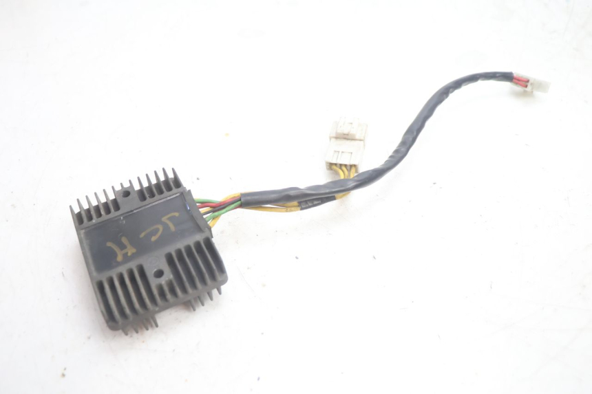 photo de REGULADOR DE CARGA HONDA FJS SILVER WING SILVERWING 400 (2005 - 2008) - Outro ângulo de visão