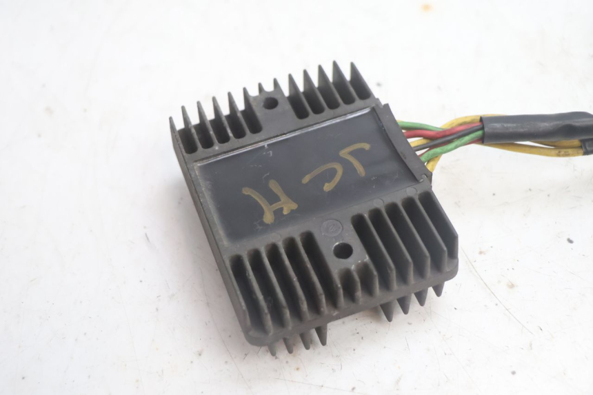 photo de REGULADOR DE CARGA HONDA FJS SILVER WING SILVERWING 400 (2005 - 2008) - Ampliação técnica