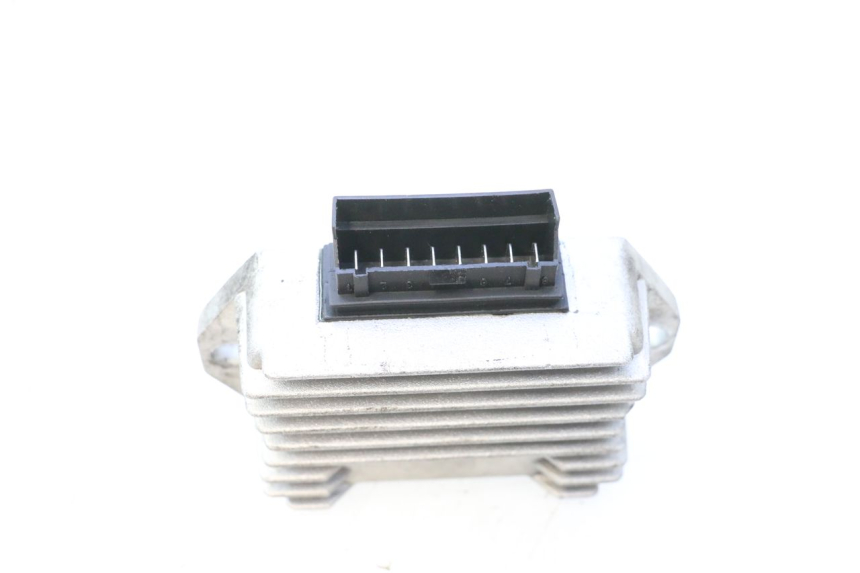 photo de REGULADOR DE CARGA PIAGGIO FLY 2T 50 (2004 - 2017) - Zoom do estado de desgaste