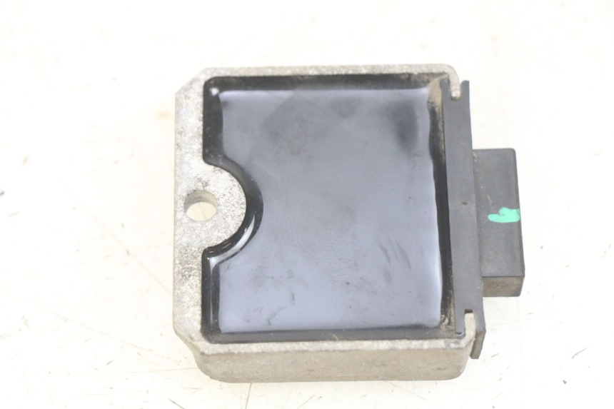 photo de REGULADOR DE CARGA PIAGGIO FLY 4T 50 (2013 - 2017) - Detalhe da peça