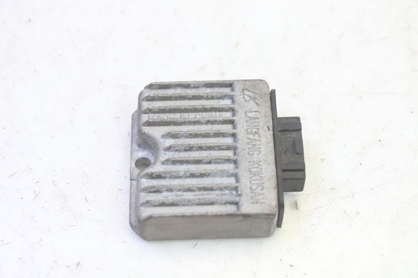 photo de REGULADOR DE CARGA PIAGGIO FLY 4T 50 (2013 - 2017) - Detalhe da peça