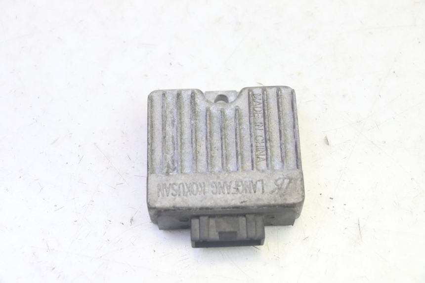 photo de REGULADOR DE CARGA PIAGGIO FLY 4T 50 (2013 - 2017) - Zoom do estado de desgaste